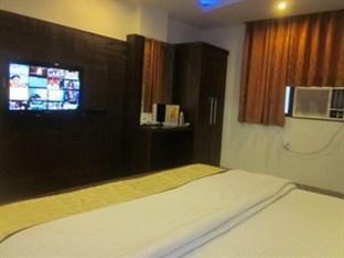 Hotel Oyo 1912 Dada New Delhi