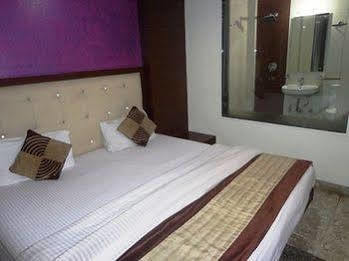 Oyo 1912 Dada Hotel New Delhi
