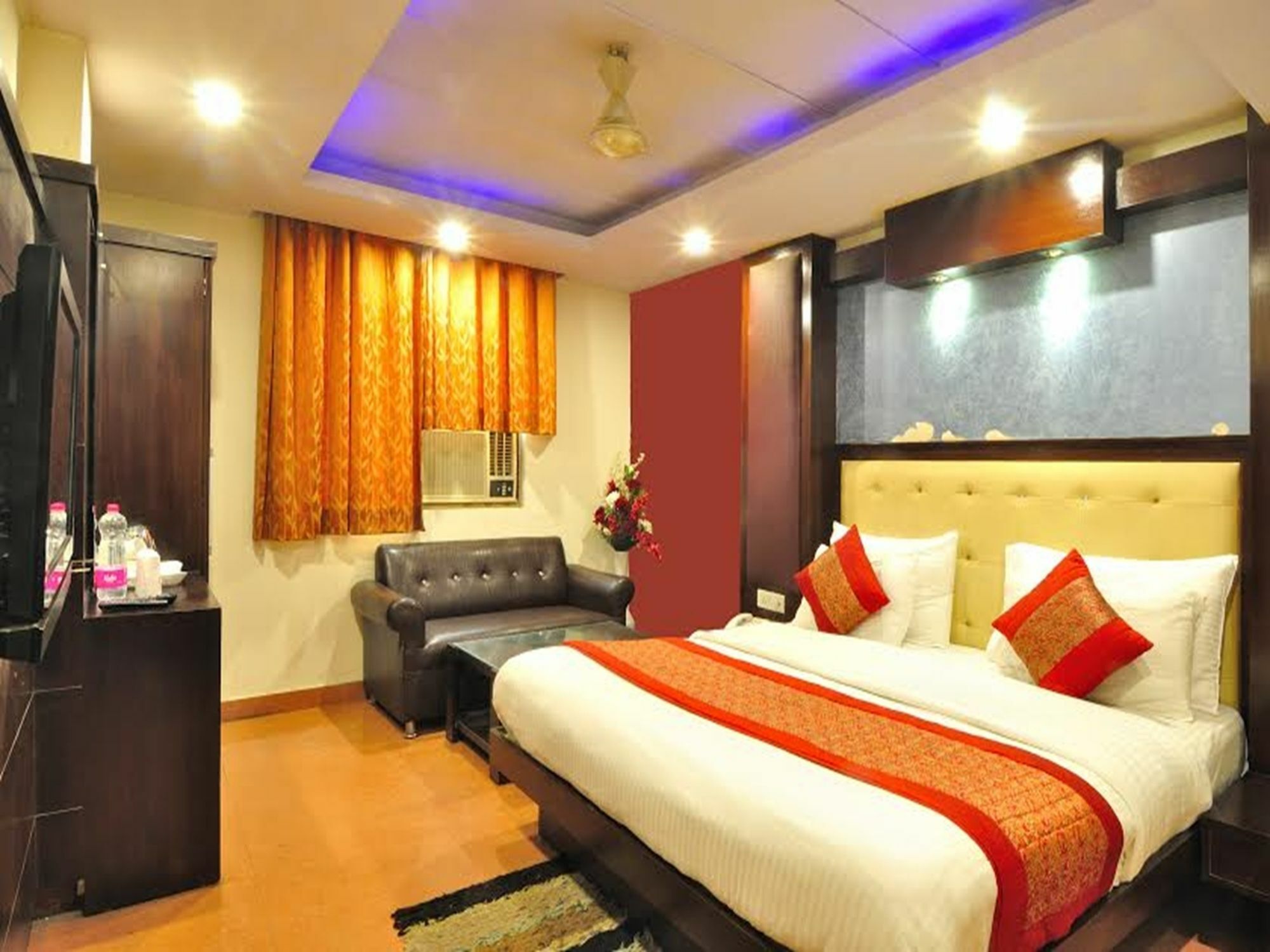 Oyo 1912 Dada Hotel 3*