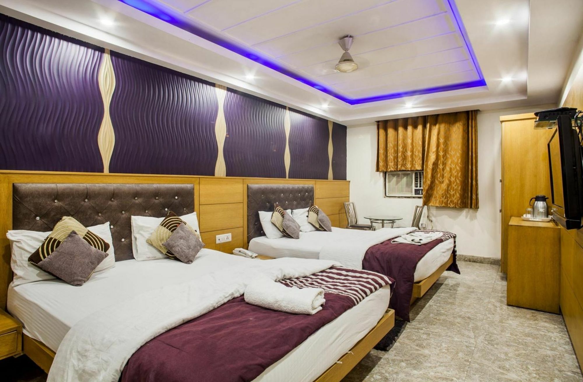 Hotel Oyo 1912 Dada 3*